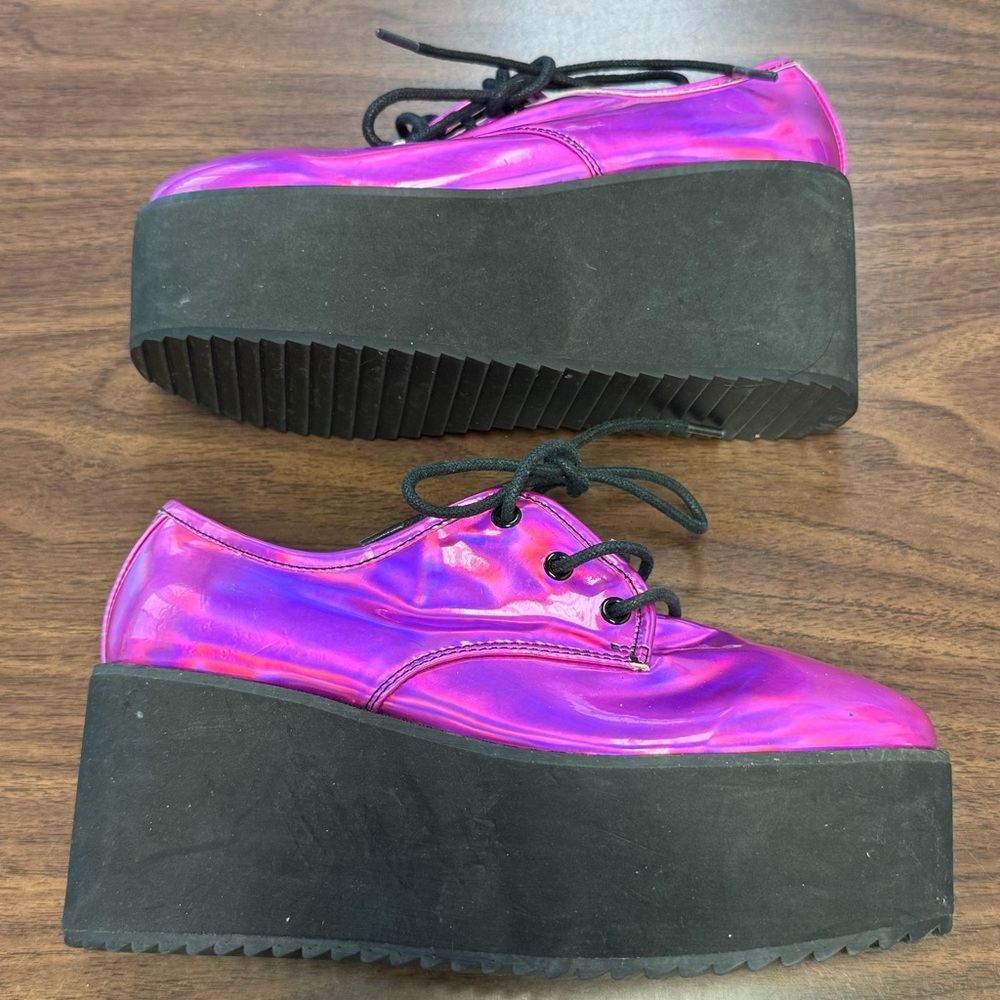 NWT Strangecvlt Metallic Platform Creepers in Magenta Holographic - Size 7